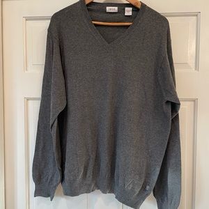 🔥 IZOD Men’s L Gray V-Neck Cotton Sweater — Classic, Soft & Everyday Essential